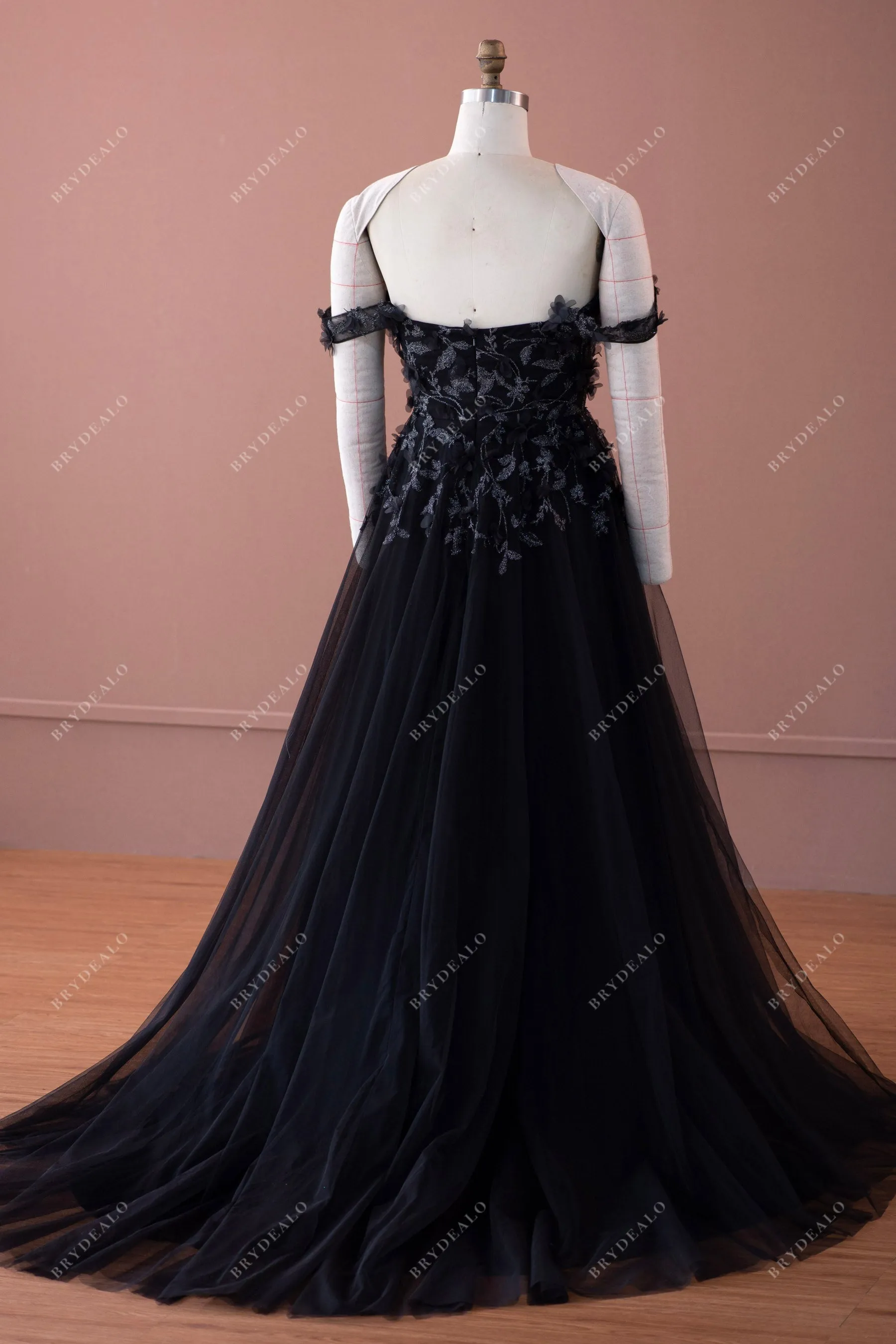 Black Off-shoulder Sweetheart Flower Lace Tulle Gothic Wedding Dress