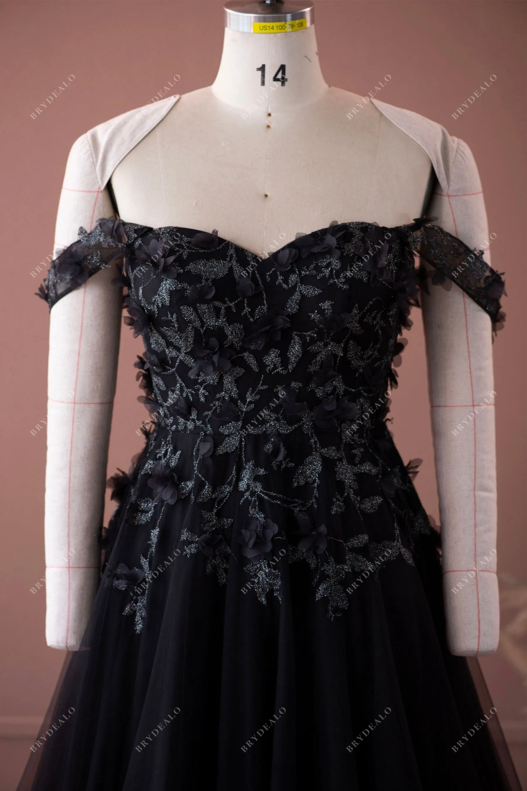 Black Off-shoulder Sweetheart Flower Lace Tulle Gothic Wedding Dress