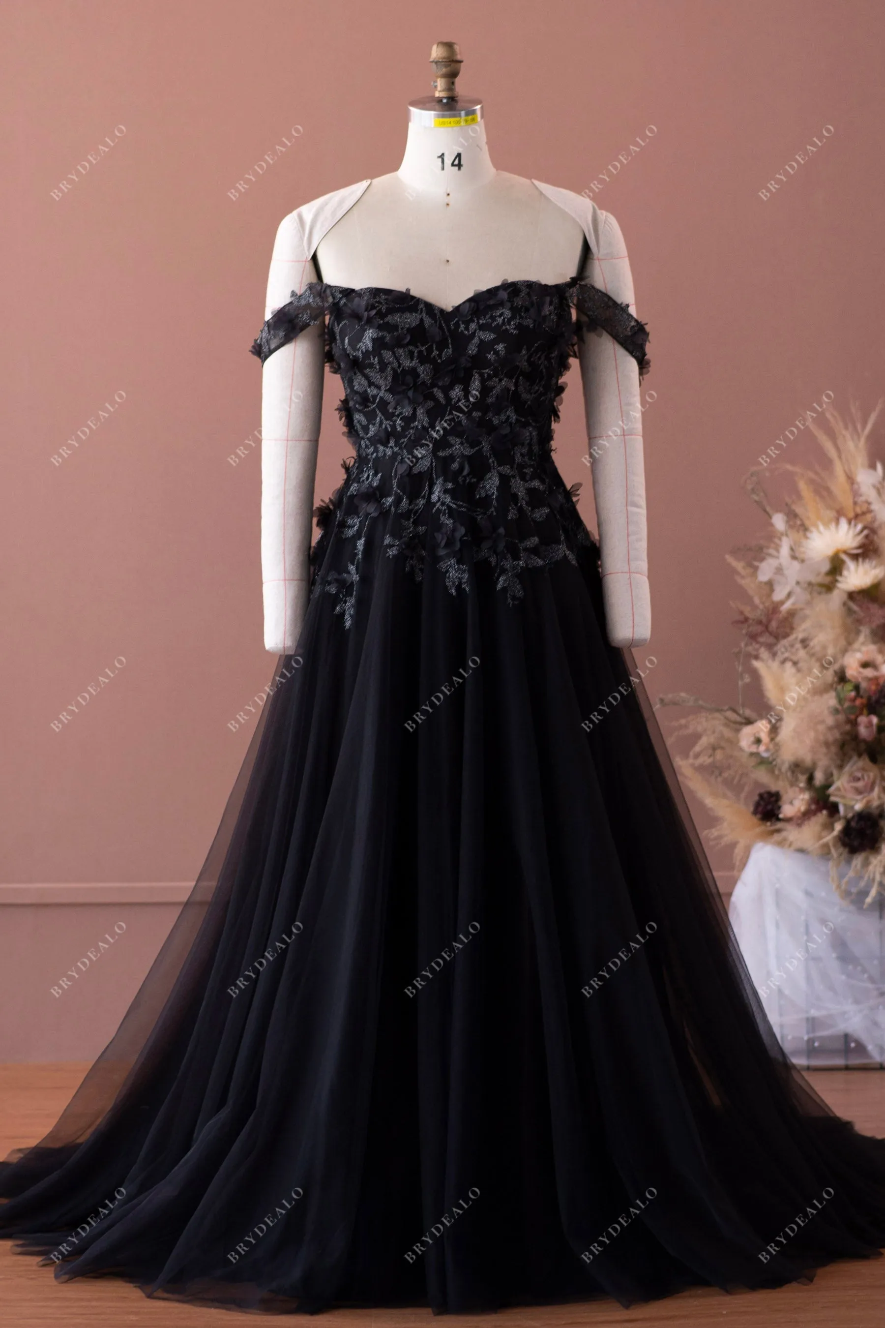 Black Off-shoulder Sweetheart Flower Lace Tulle Gothic Wedding Dress