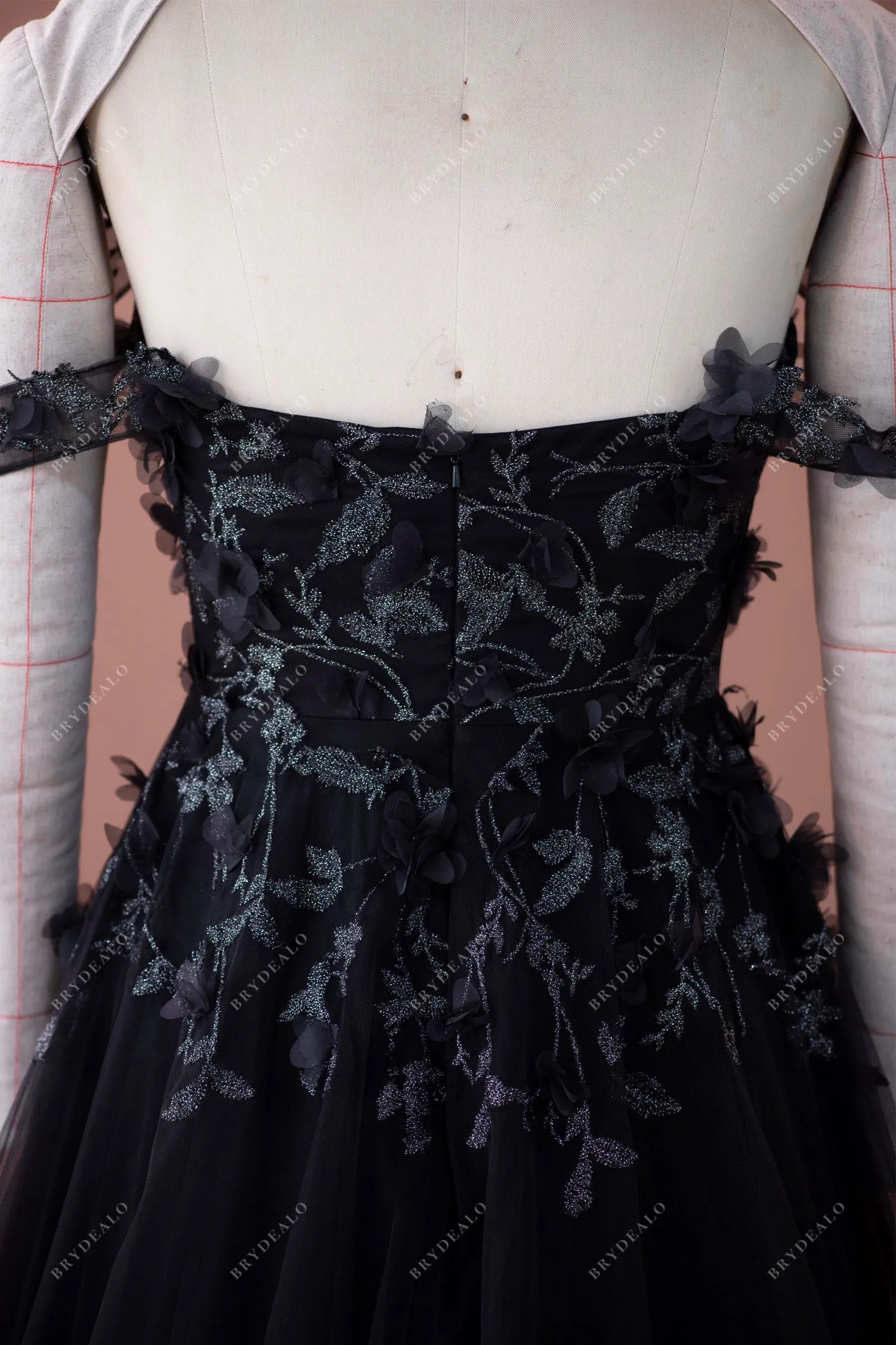 Black Off-shoulder Sweetheart Flower Lace Tulle Gothic Wedding Dress