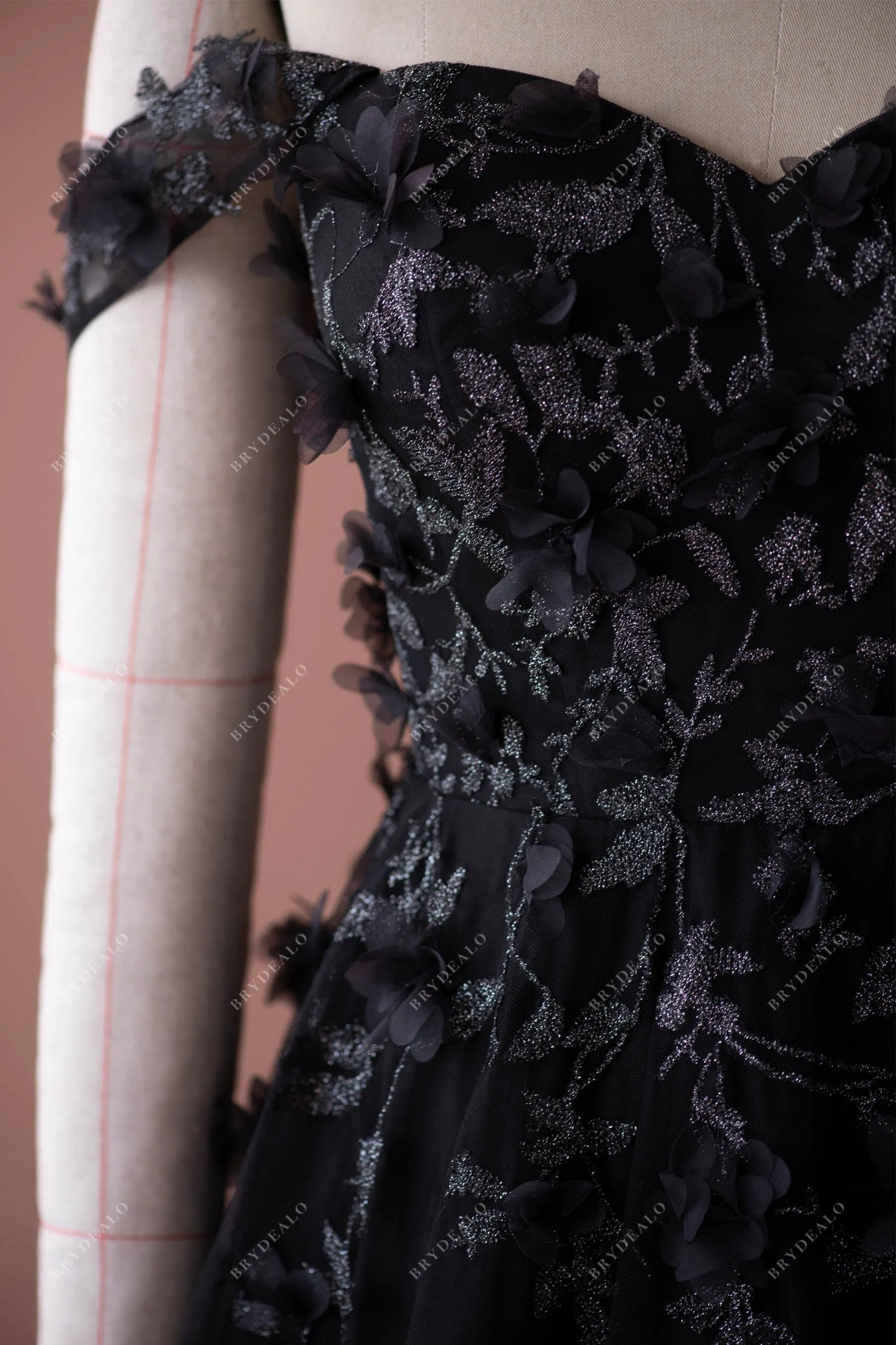 Black Off-shoulder Sweetheart Flower Lace Tulle Gothic Wedding Dress
