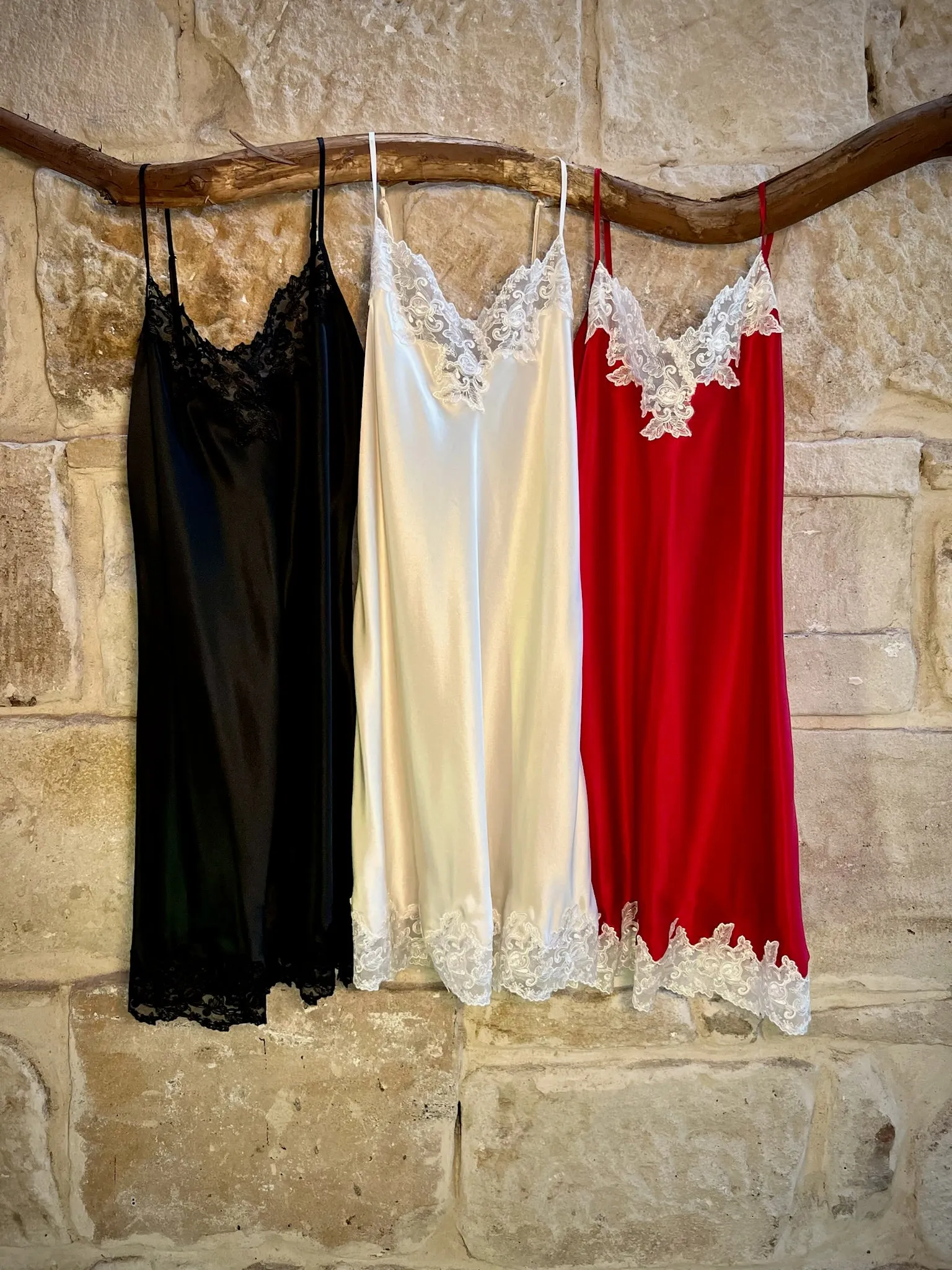 Kathryn Chemise Rouge