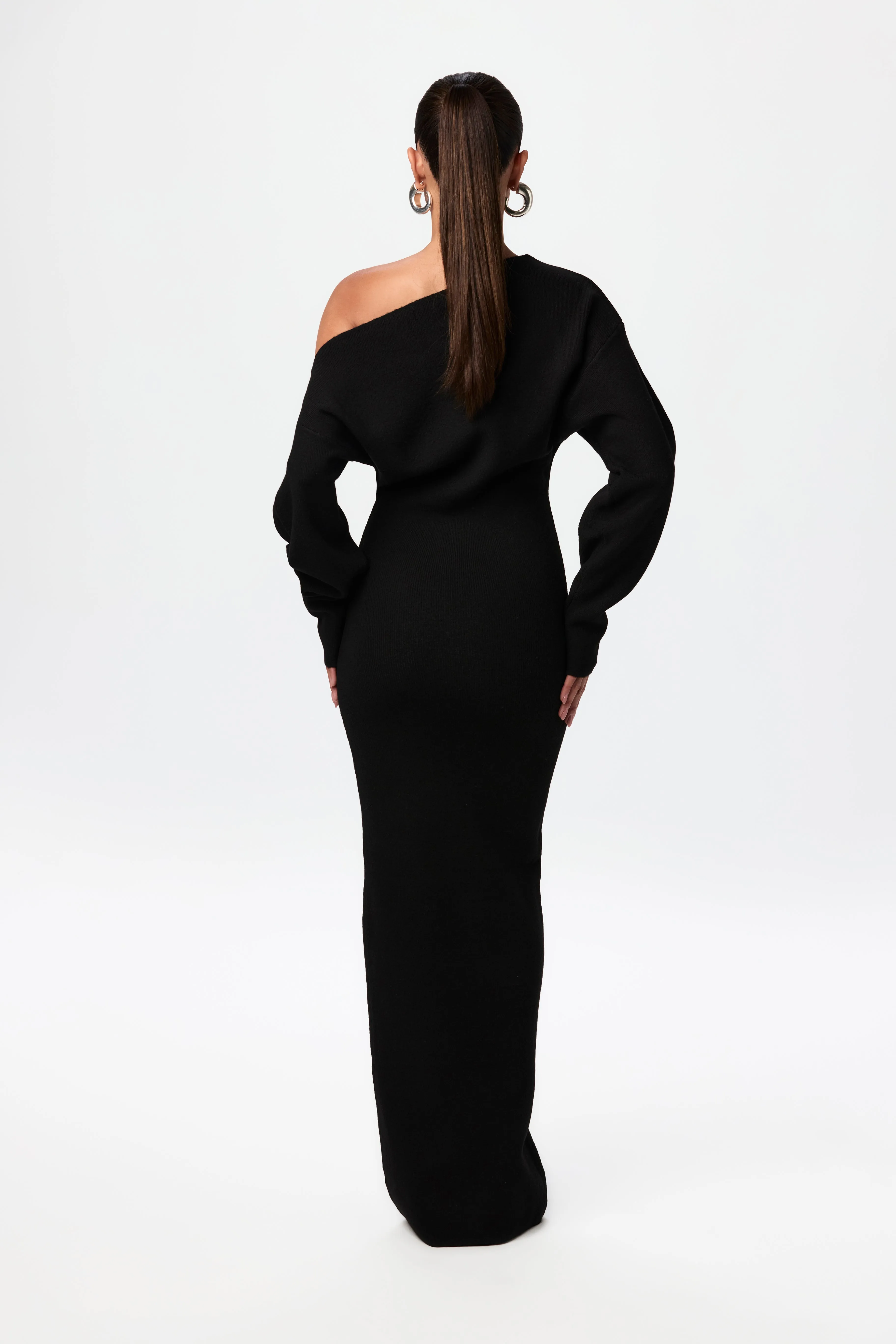 Elegant Knitted Off-Shoulder Maxi Sweater Dress