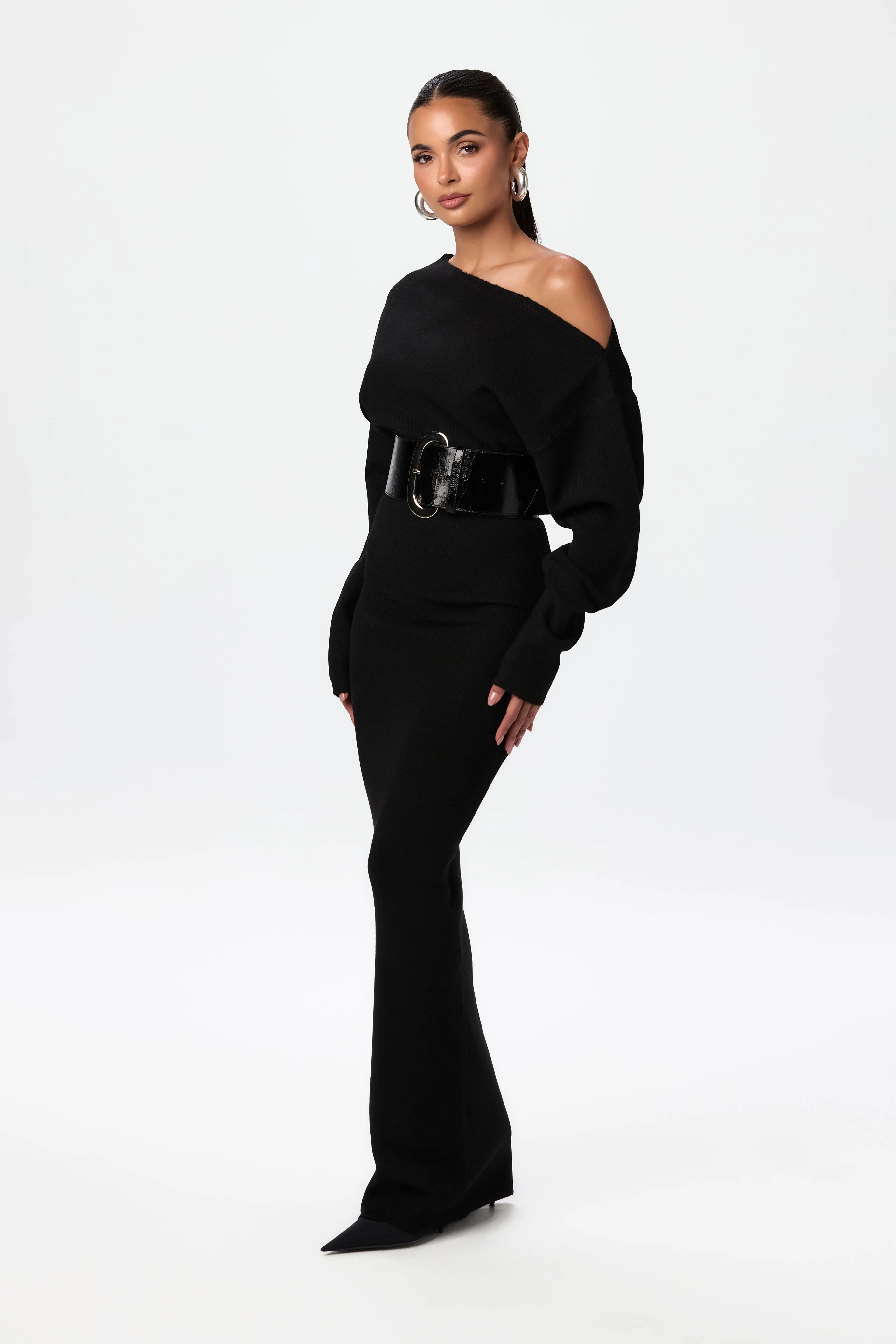Elegant Knitted Off-Shoulder Maxi Sweater Dress