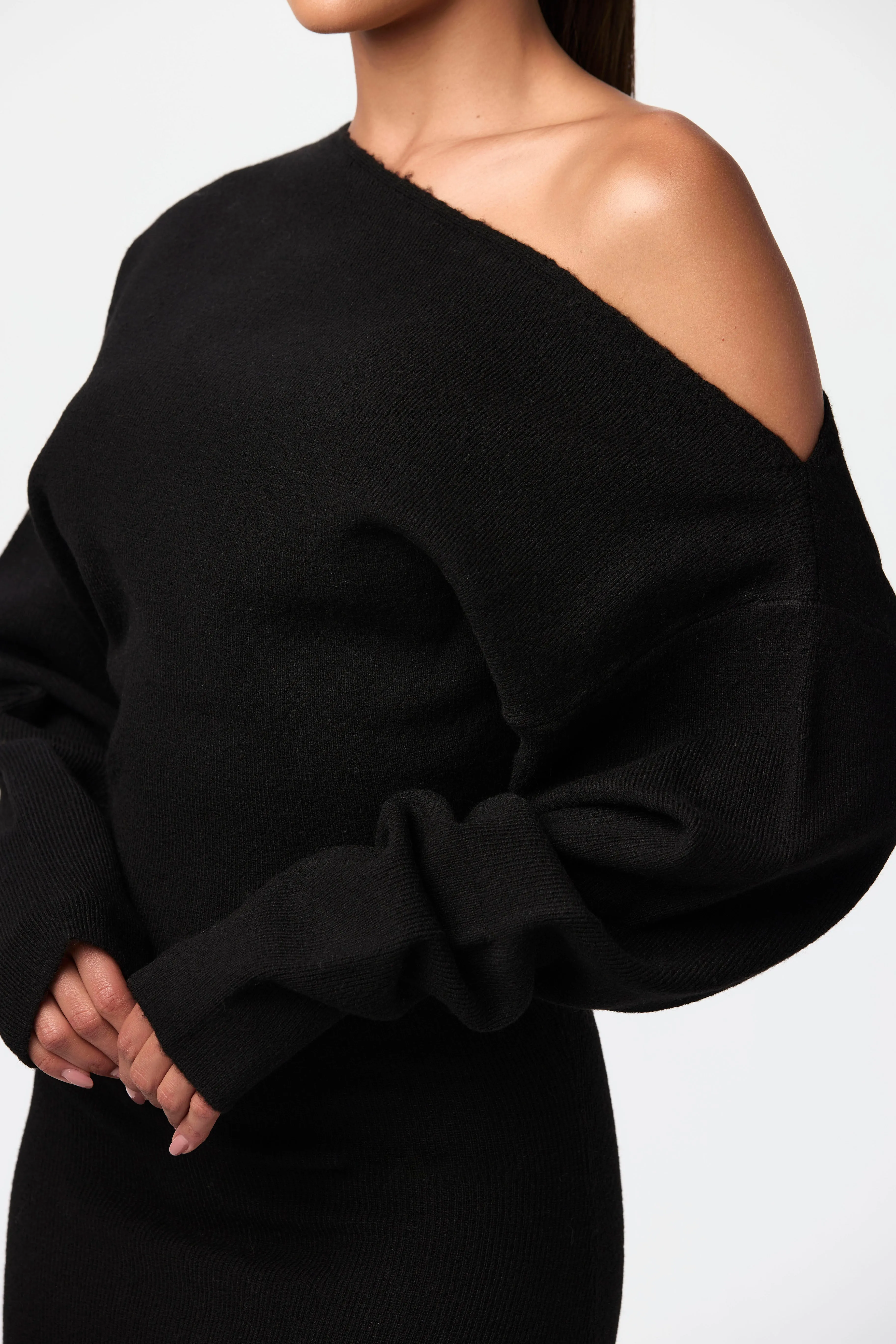 Elegant Knitted Off-Shoulder Maxi Sweater Dress