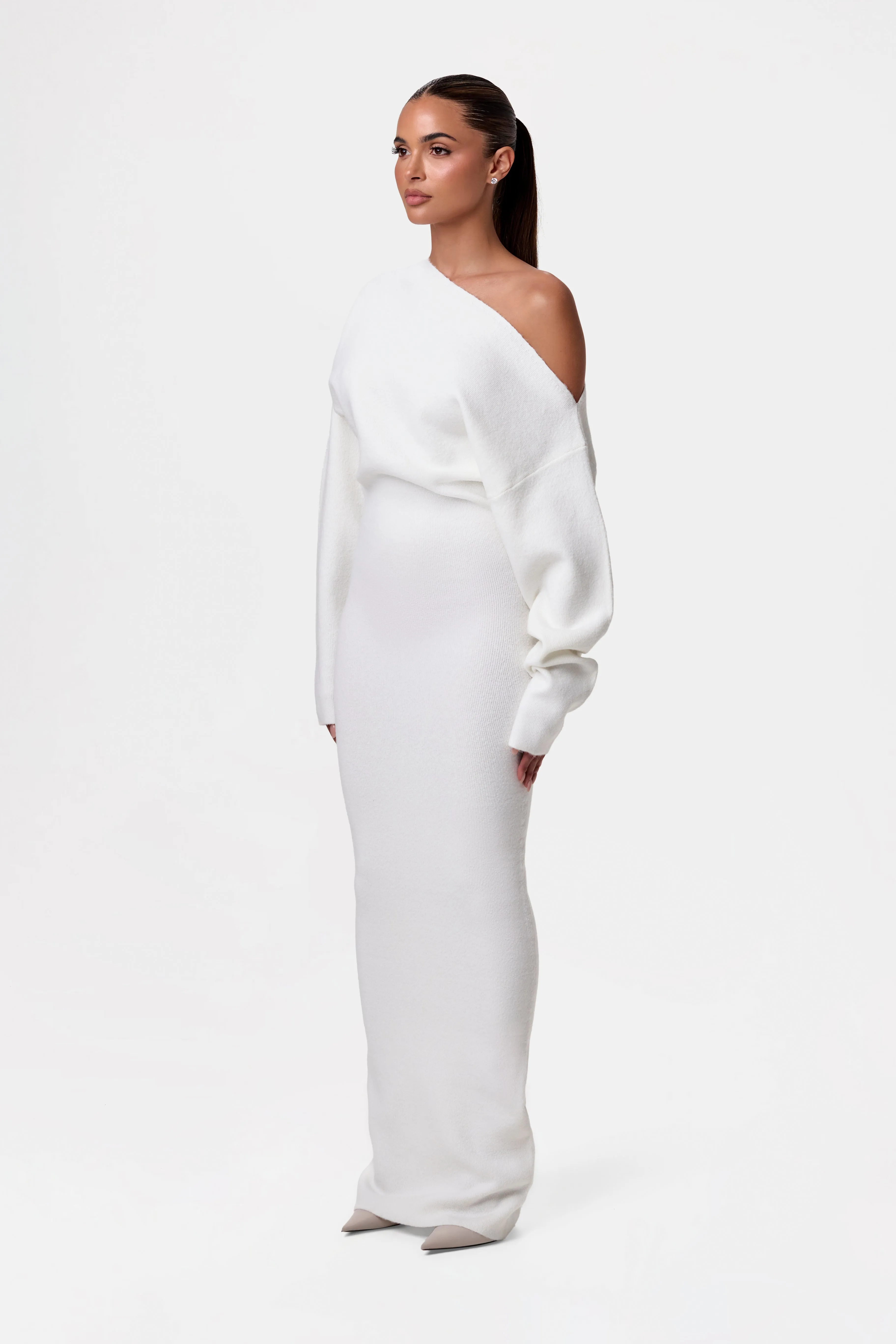 Elegant Knitted Off-Shoulder Maxi Sweater Dress