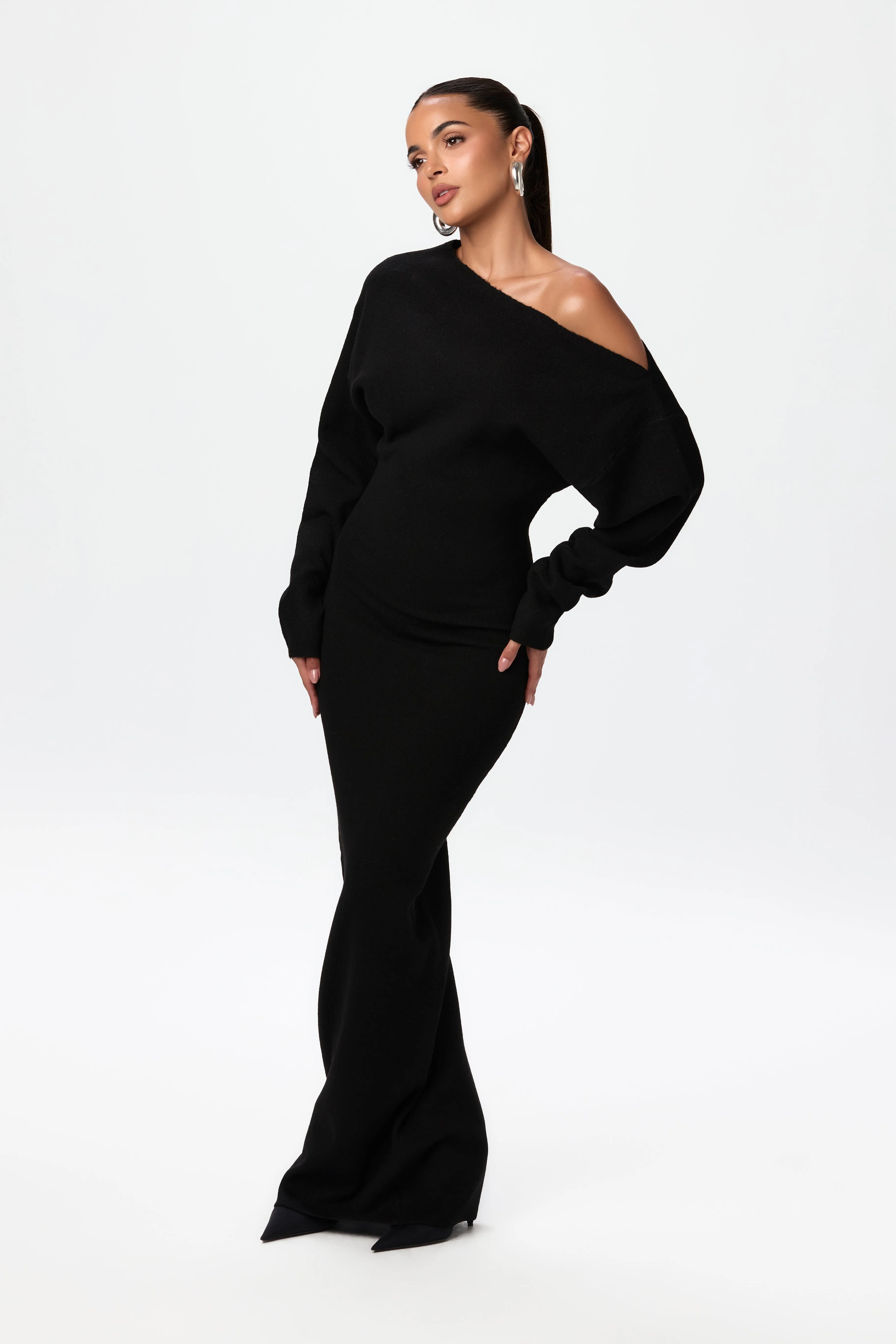 Elegant Knitted Off-Shoulder Maxi Sweater Dress