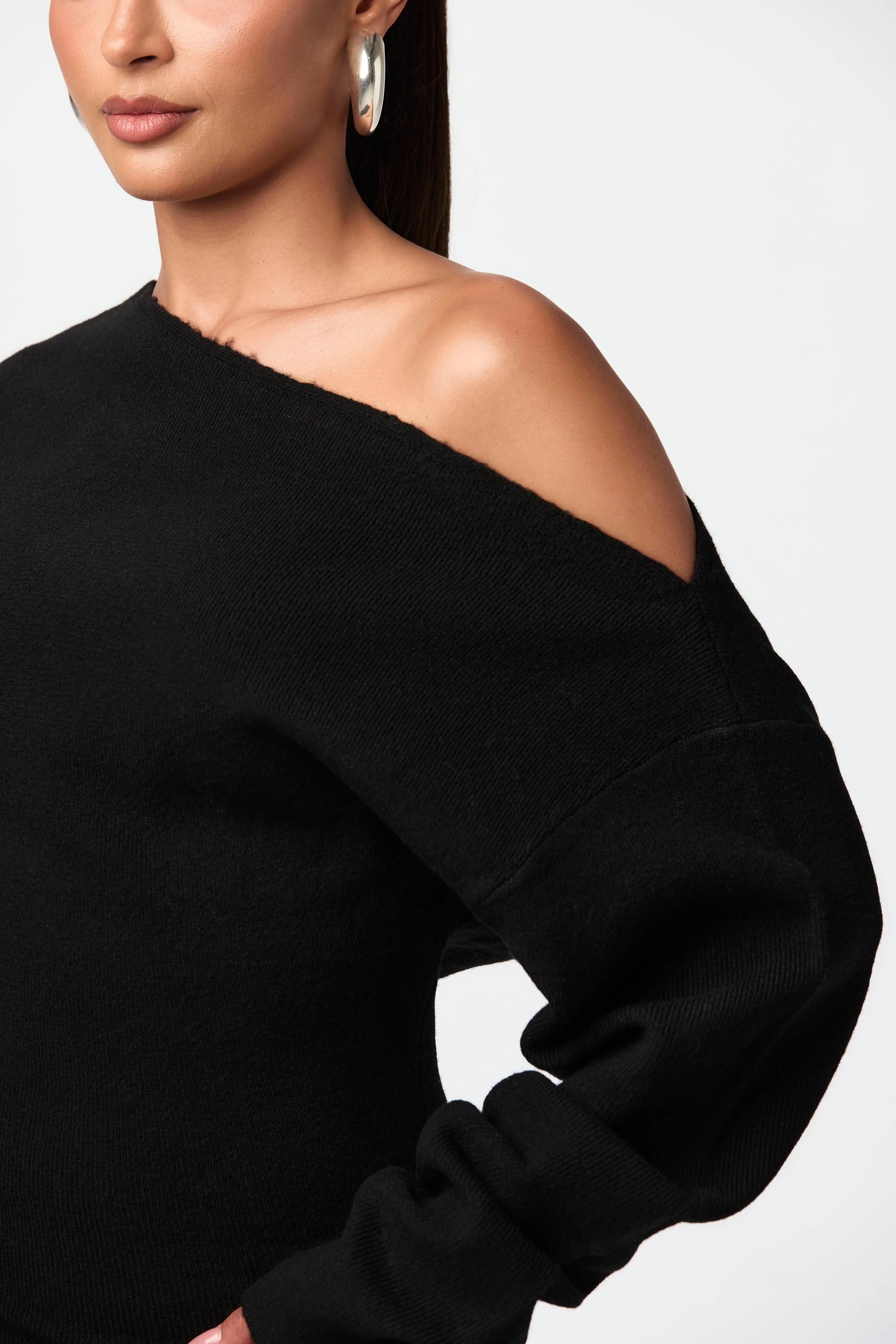 Elegant Knitted Off-Shoulder Maxi Sweater Dress