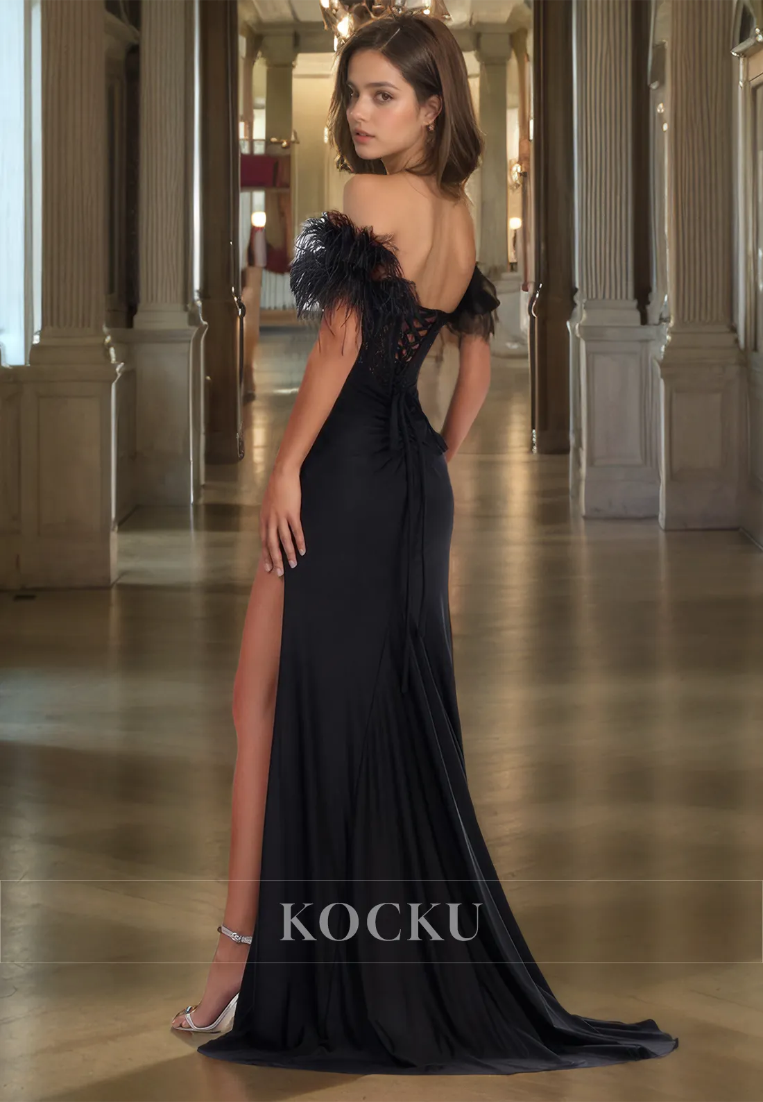 Off-Shoulder Sweetheart Sleeveless Sheath Slit Train Appliques Prom Dress with Feather Party Gown