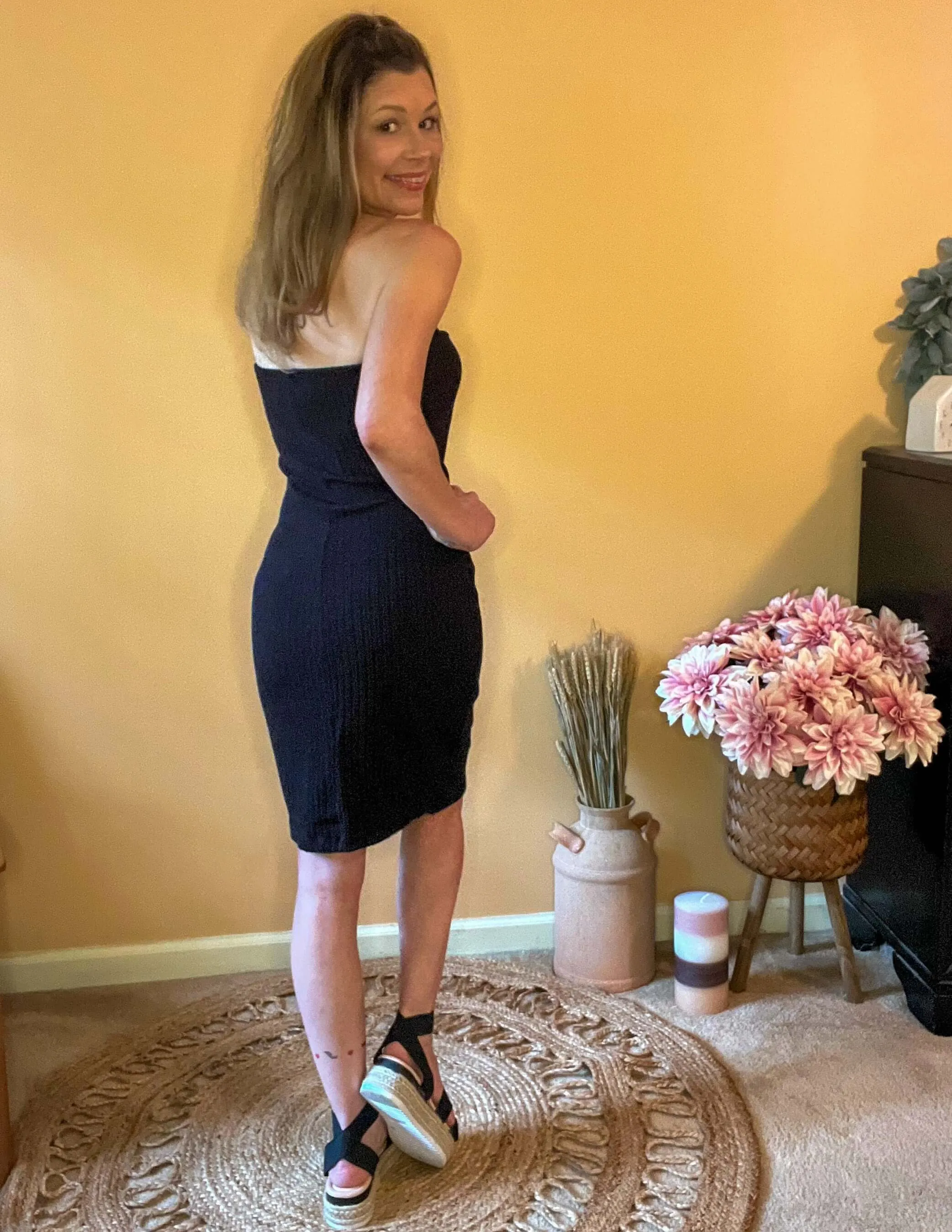 Pretty Little Thing Mini Tube Dress - Black